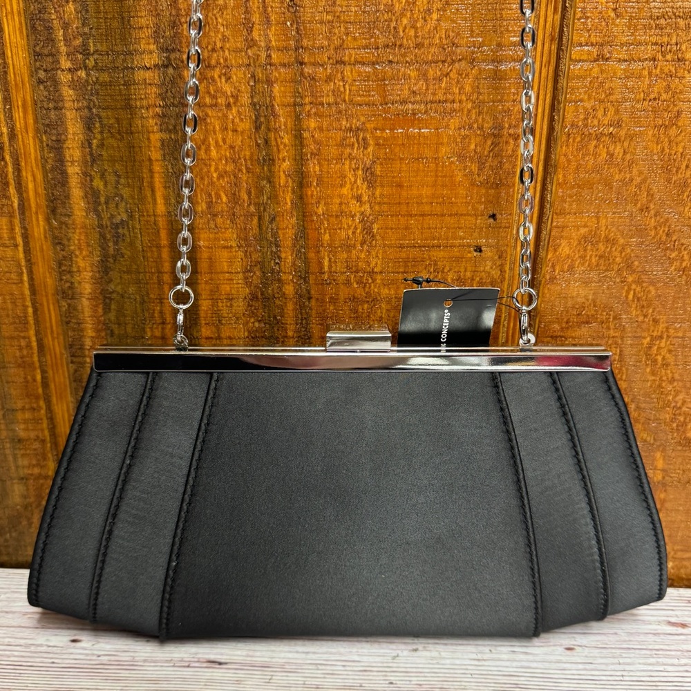 I.N.C. INTERNATIONAL CONCEPTS Framed Wing Clutch & Crossbody
